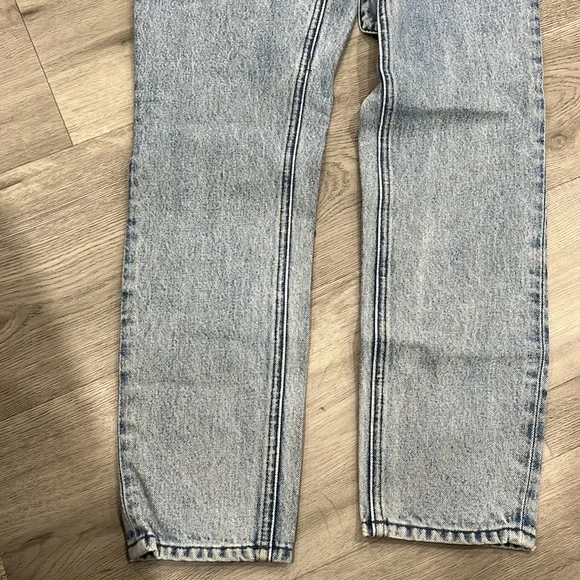 GRLFRND Blue Jeans Daphne High Rise Size 26 Belt Stonewash Light Distressed - Picture 4 of 7